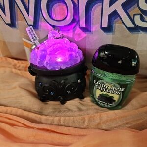 Bath and Body Light-Up Spooky Cauldron Holder & Candy Apple Cauldron Hand Gel